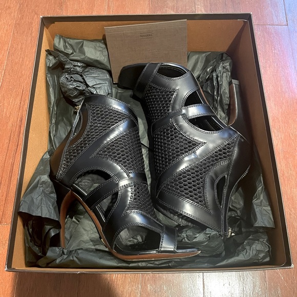 Louis Vuitton Second Skin Ankle Boot - Picture 8 of 8